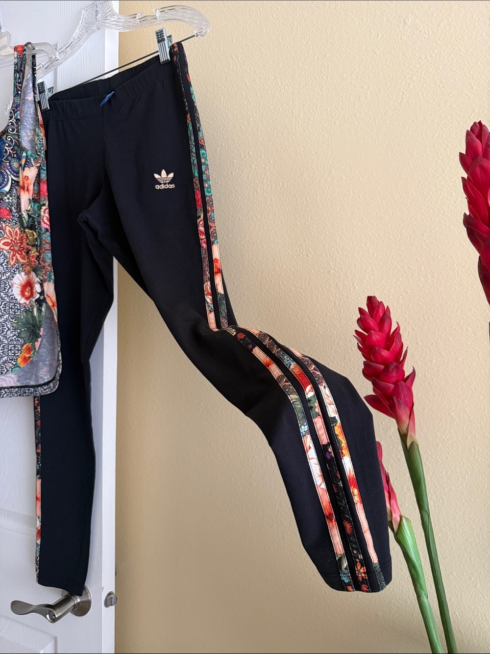 Adidas Black Multi Floral 3‑Piece Track Jacket Size M & Tank & Leggings Size S - Picture 5 of 10